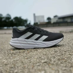 Clearance ADIDAS adistar 3 m Cblack/Ftwwht